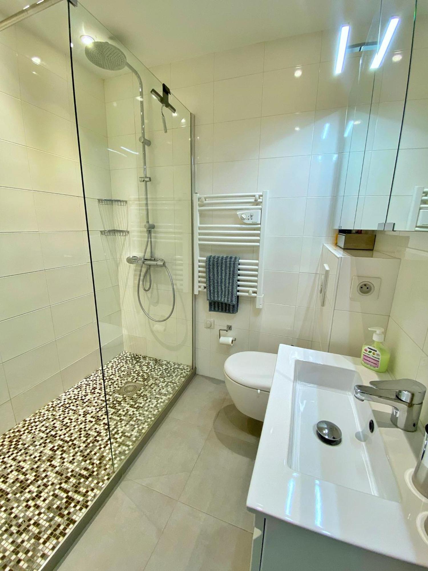 Apartament Sea View Studio, Huge Terrace On The 4Th Floor Mentona Zewnętrze zdjęcie