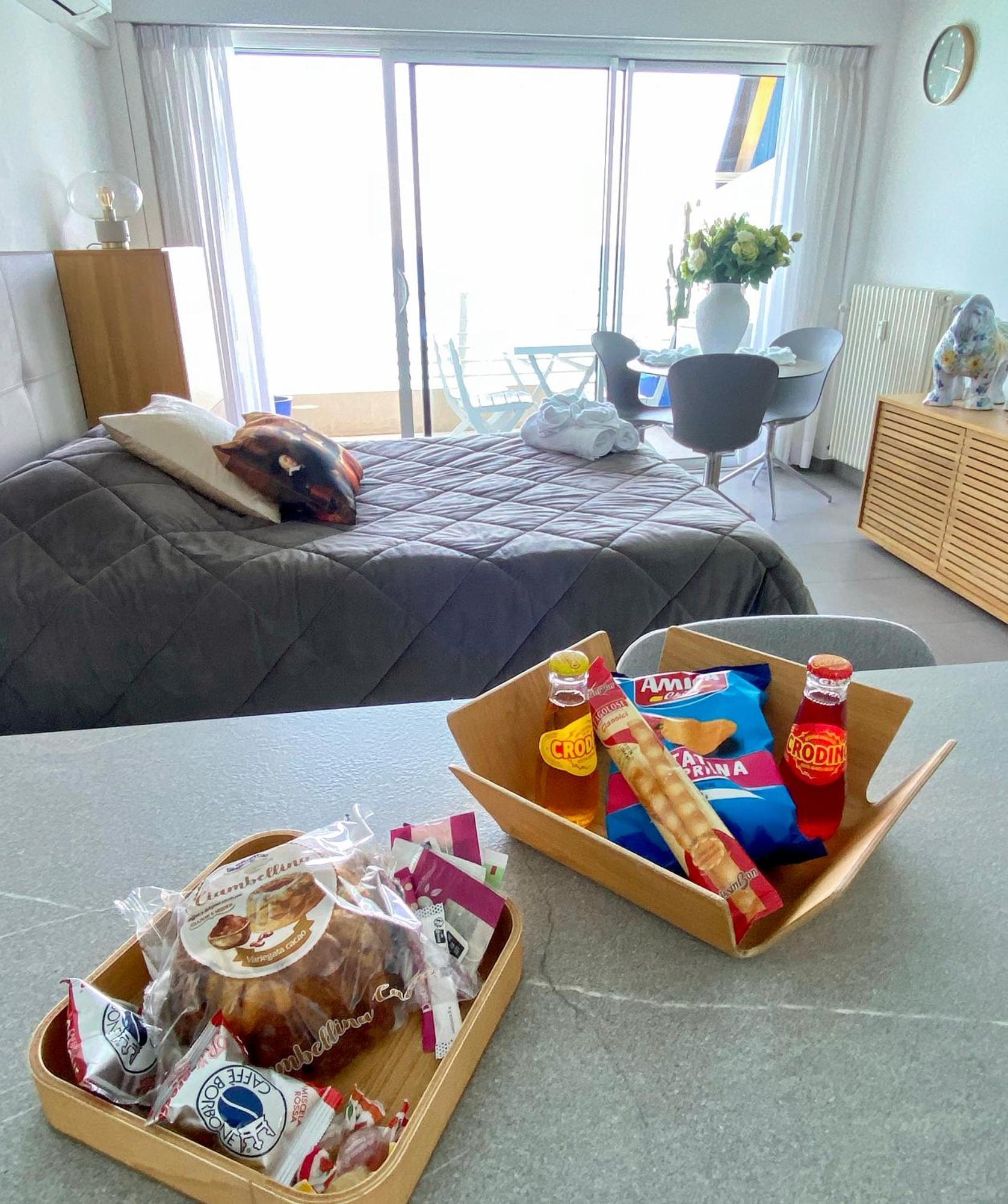 Apartament Sea View Studio, Huge Terrace On The 4Th Floor Mentona Zewnętrze zdjęcie